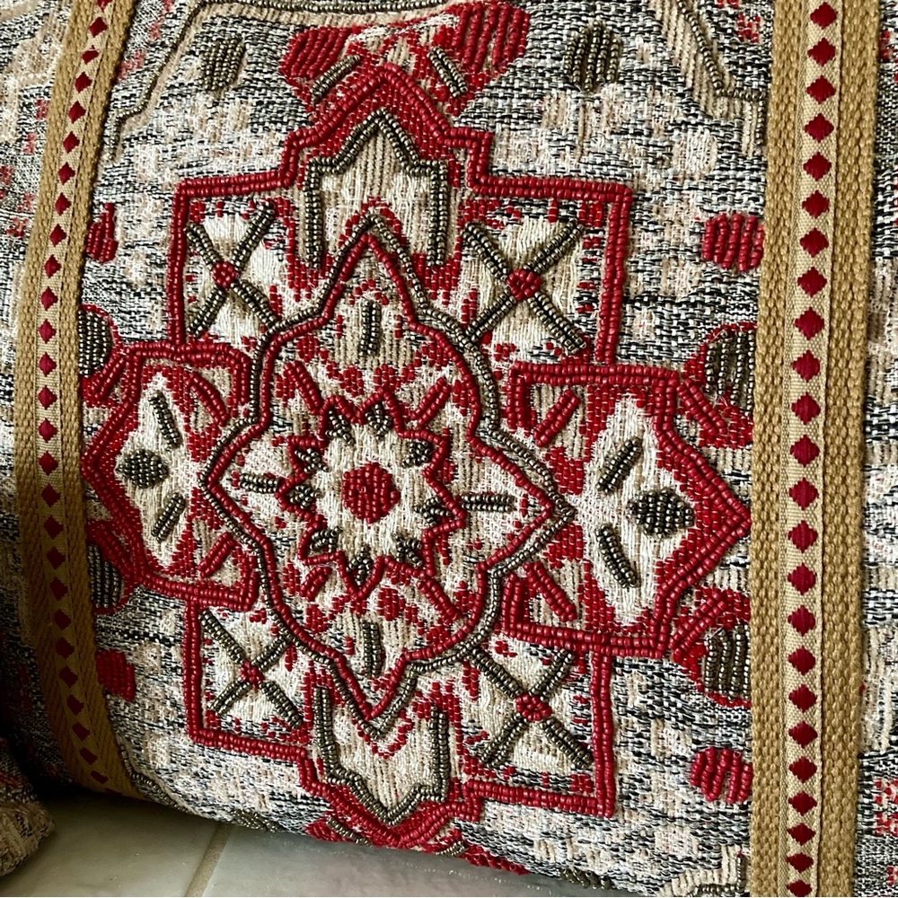 NWOT America and Beyond” tapestry tote bag and matching accessory bag - Picture 2 of 15